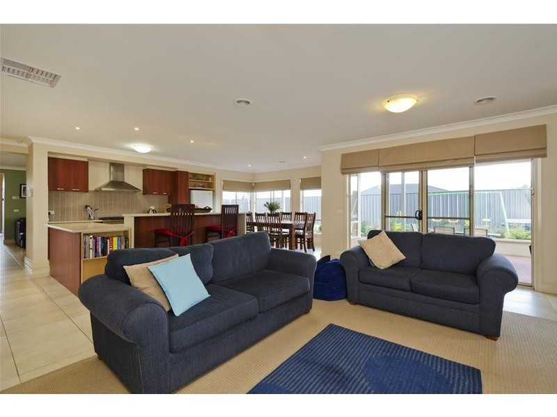 5 Glenmaggie Place, Wyndham Vale VIC 3024