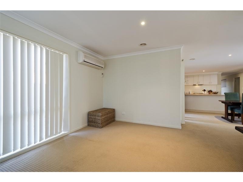 8 Exeter Avenue, Derrimut VIC 3030