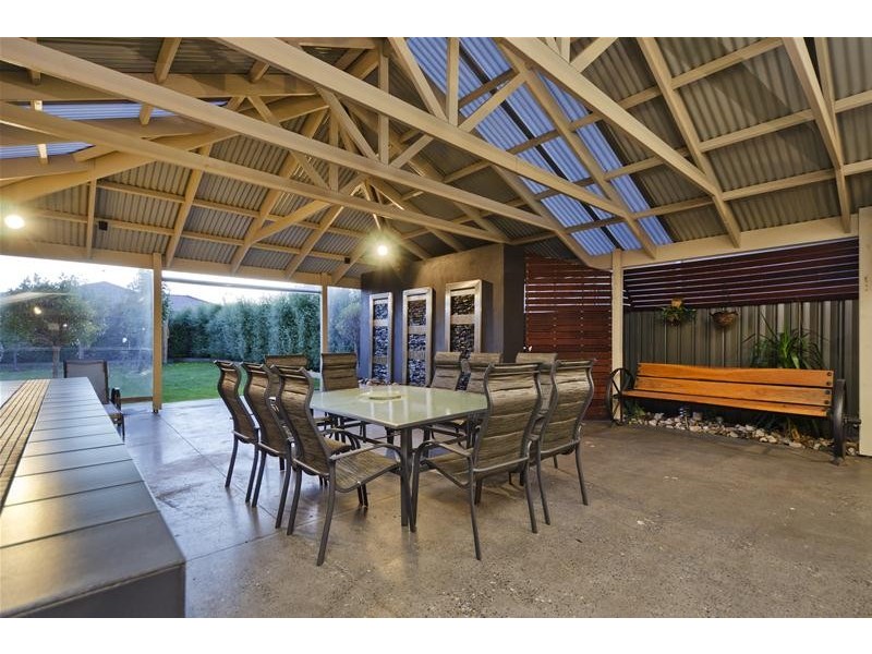 8 Eppalock Drive, Wyndham Vale VIC 3024