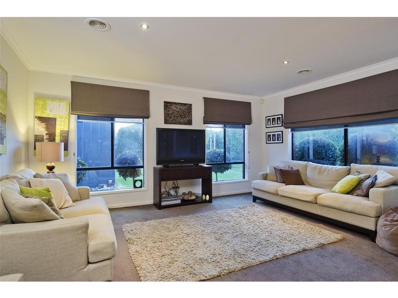 8 Eppalock Drive, Wyndham Vale VIC 3024