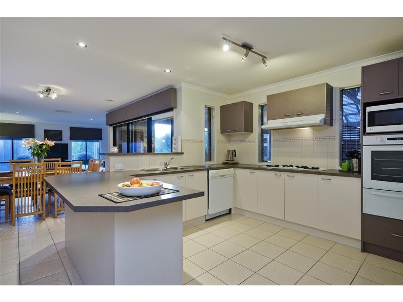 8 Eppalock Drive, Wyndham Vale VIC 3024