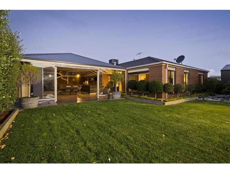 8 Eppalock Drive, Wyndham Vale VIC 3024