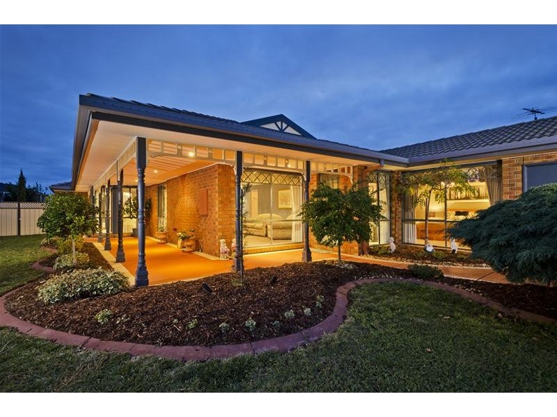 18 Golden Ash Grove, Hoppers Crossing VIC 3029
