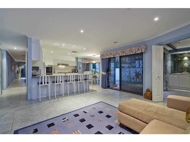 18 Golden Ash Grove, Hoppers Crossing VIC 3029