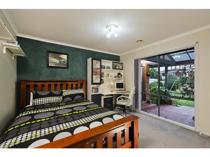 18 Golden Ash Grove, Hoppers Crossing VIC 3029