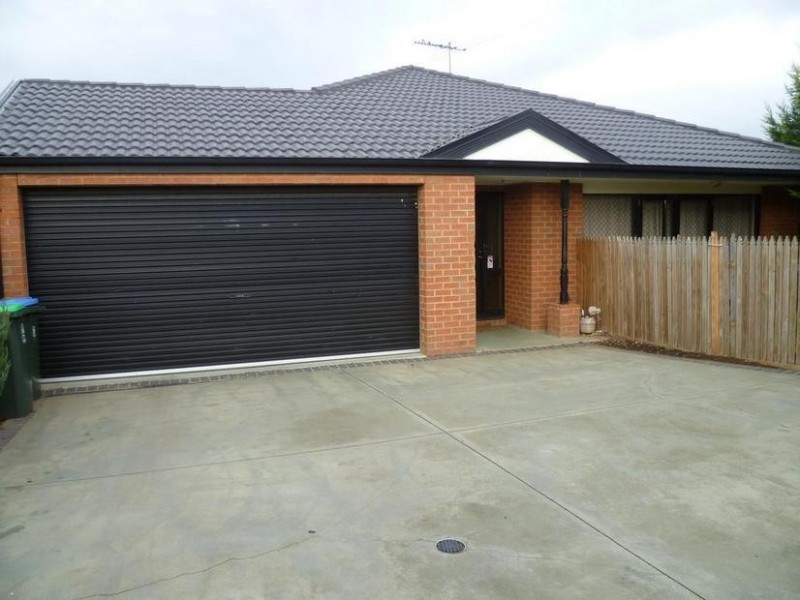 2/12 Perez Crt, Werribee VIC 3030