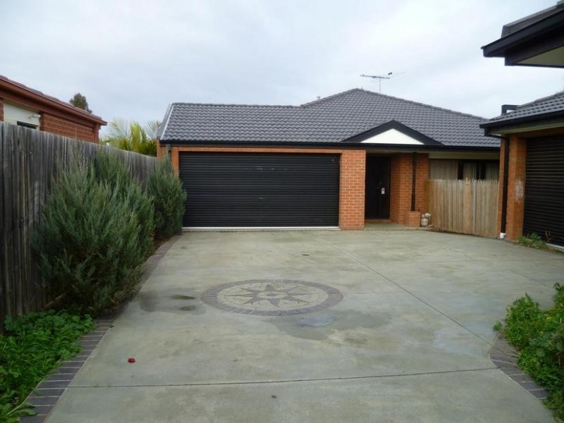 2/12 Perez Crt, Werribee VIC 3030