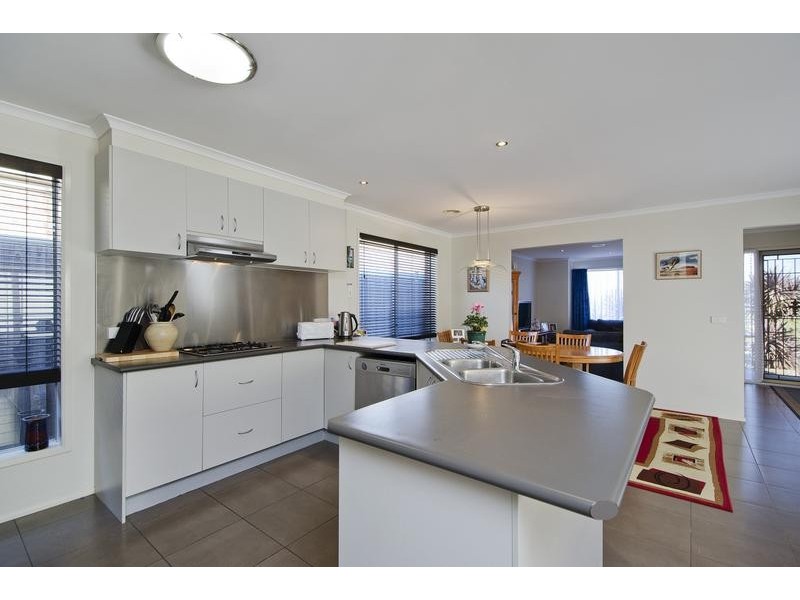 5 Cuthbert Ave, Truganina VIC 3029