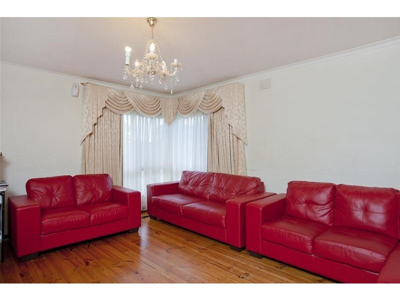 13 Charinga Drive, Werribee VIC 3030