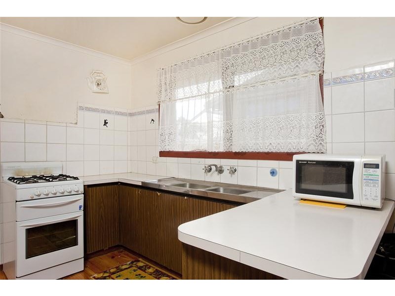 13 Charinga Drive, Werribee VIC 3030