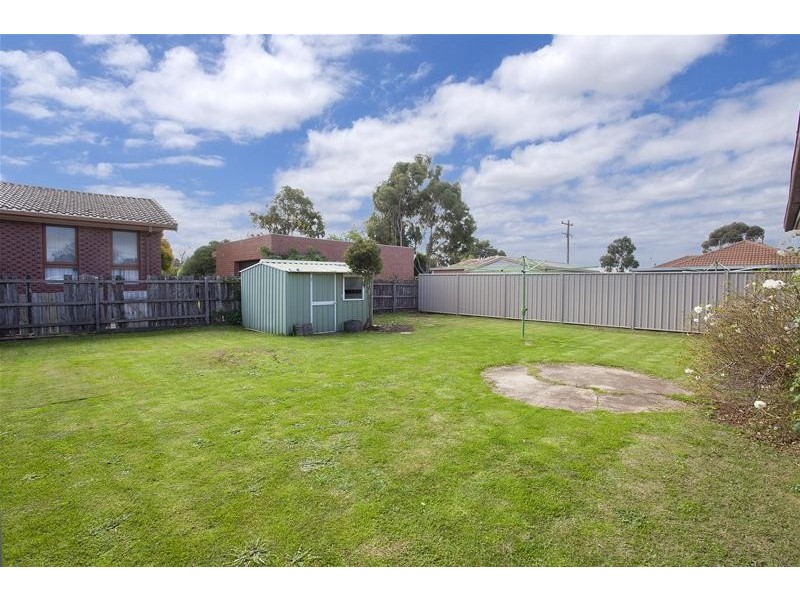 13 Charinga Drive, Werribee VIC 3030