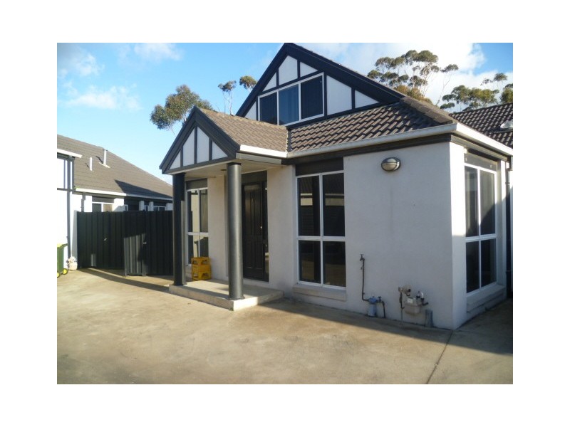 4/15-17 Flinders Crescent, Wyndham Vale VIC 3024