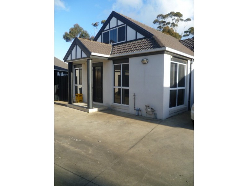 4/15-17 Flinders Crescent, Wyndham Vale VIC 3024