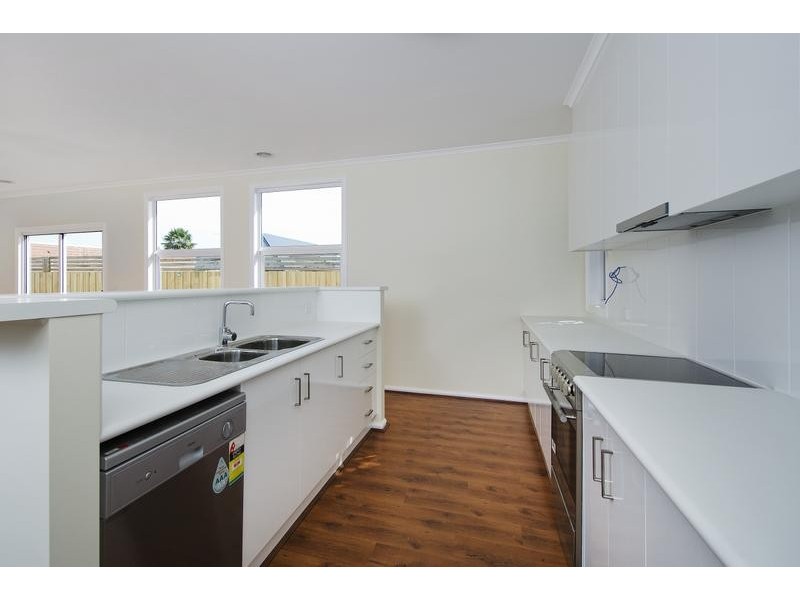 2/6 High Street, Werribee VIC 3030