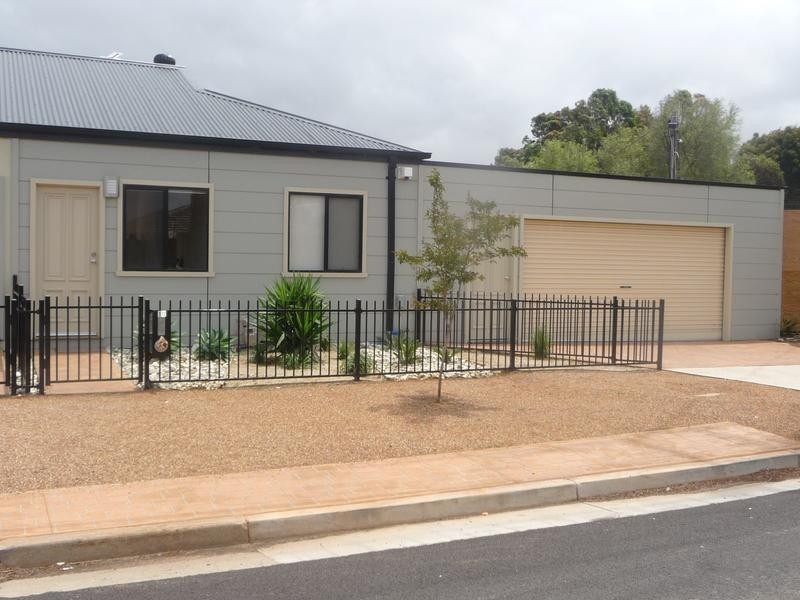 10/2-6 Kelly Street, Werribee VIC 3030