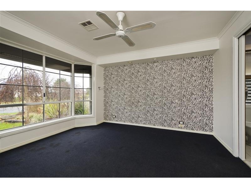 5 Dona Drive, Hoppers Crossing VIC 3029