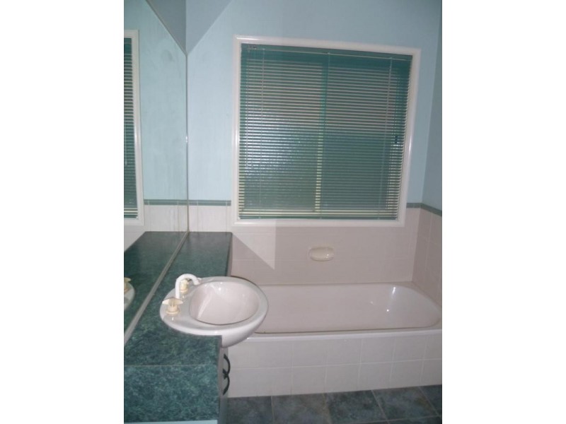 5 Hemmingway Lane, Wyndham Vale VIC 3024