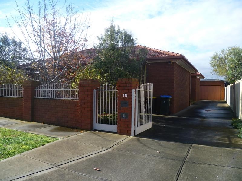 18 Burgundy Drive, Wyndham Vale VIC 3024