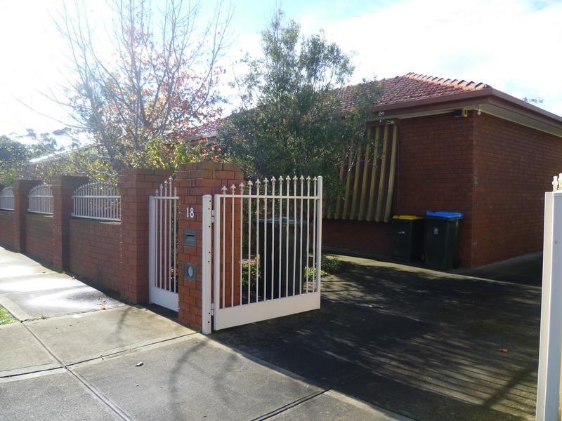 18 Burgundy Drive, Wyndham Vale VIC 3024