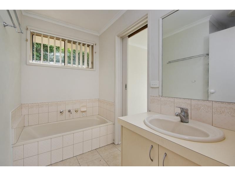 52 Whitsunday Dr, Hoppers Crossing VIC 3029