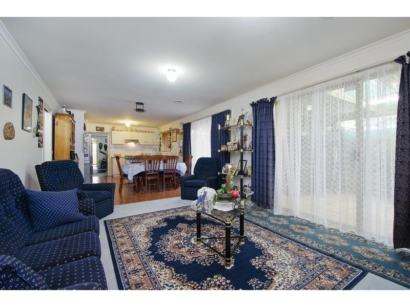 16 Charing Cross Pl, Wyndham Vale VIC 3024