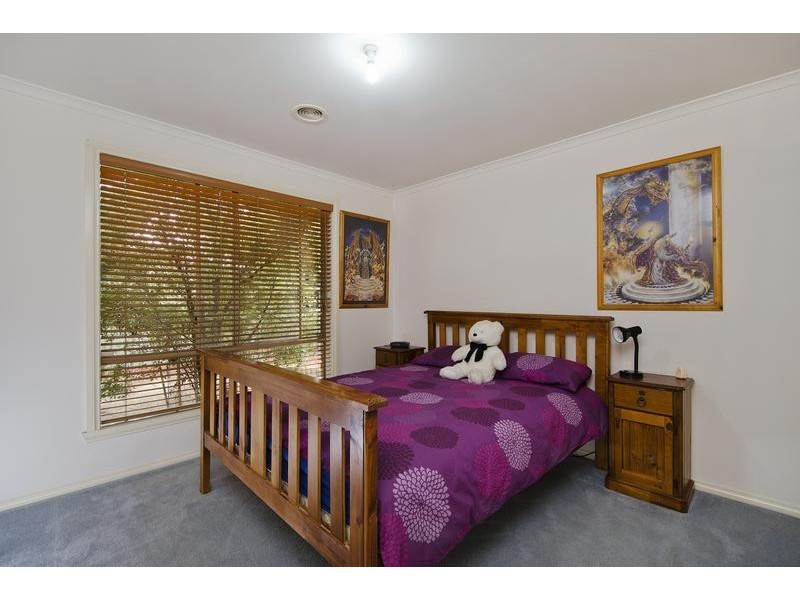 16 Charing Cross Pl, Wyndham Vale VIC 3024