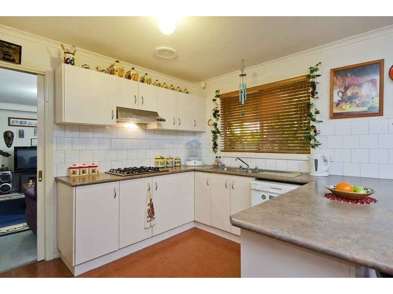 16 Charing Cross Pl, Wyndham Vale VIC 3024