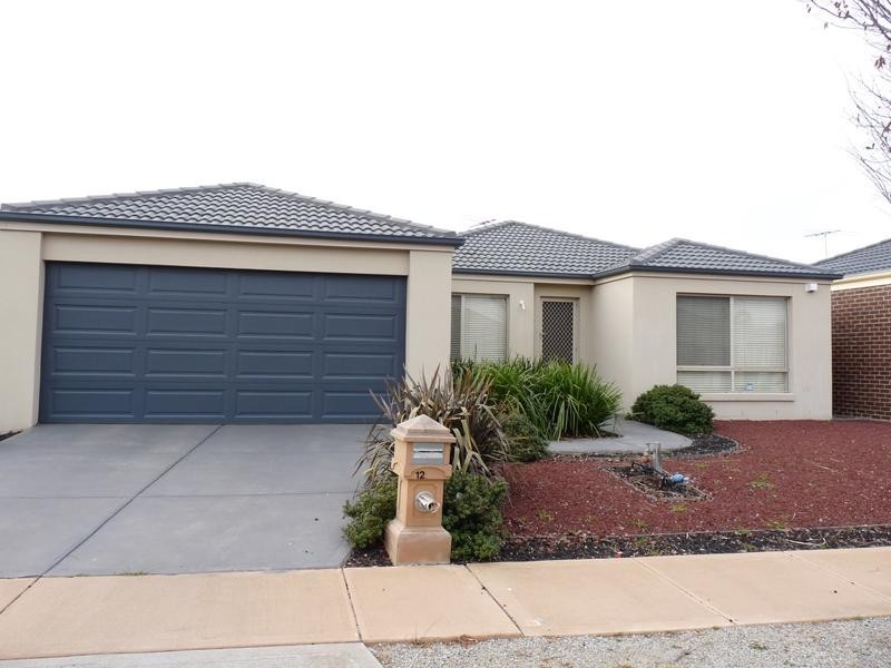 12 Woodswallow Place, Williams Landing VIC 3027