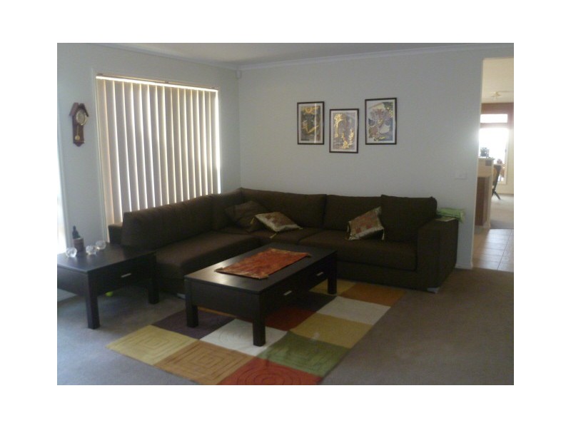 12 Woodswallow Place, Williams Landing VIC 3027