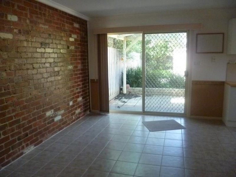 1/266 Greaves Street, Werribee VIC 3030