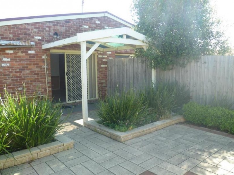 1/266 Greaves Street, Werribee VIC 3030