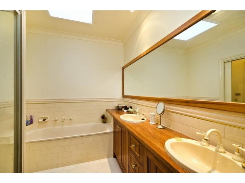 12 Riverpark Court, Werribee VIC 3030