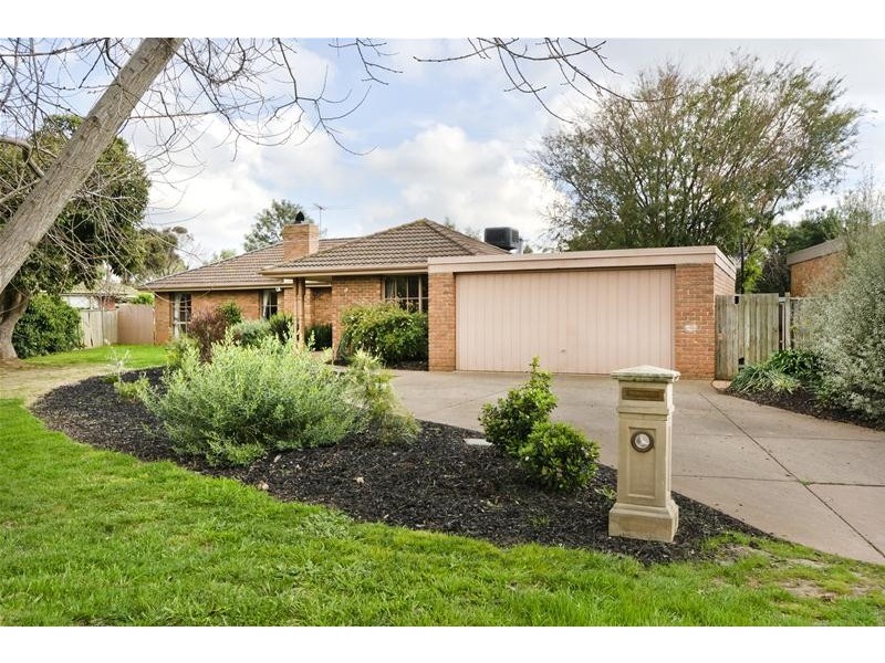 17 Olivetree Close, Werribee VIC 3030