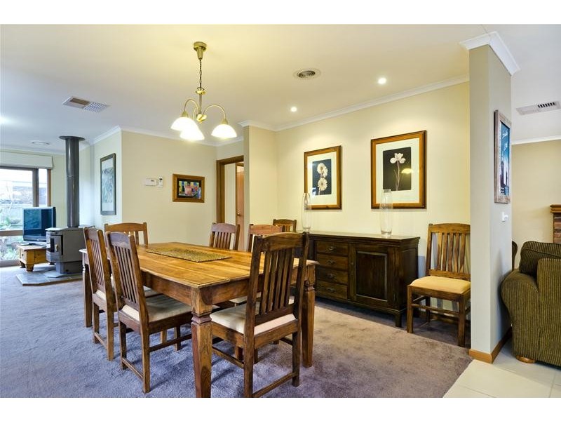 17 Olivetree Close, Werribee VIC 3030
