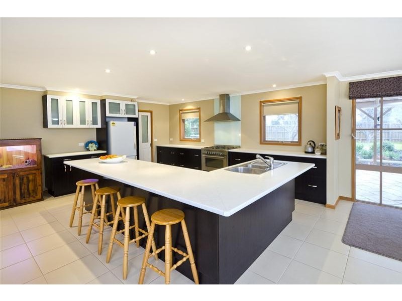 17 Olivetree Close, Werribee VIC 3030