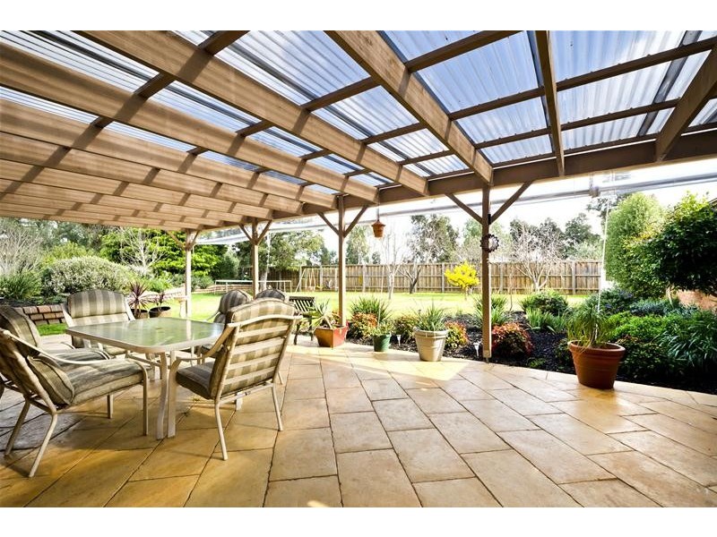 17 Olivetree Close, Werribee VIC 3030