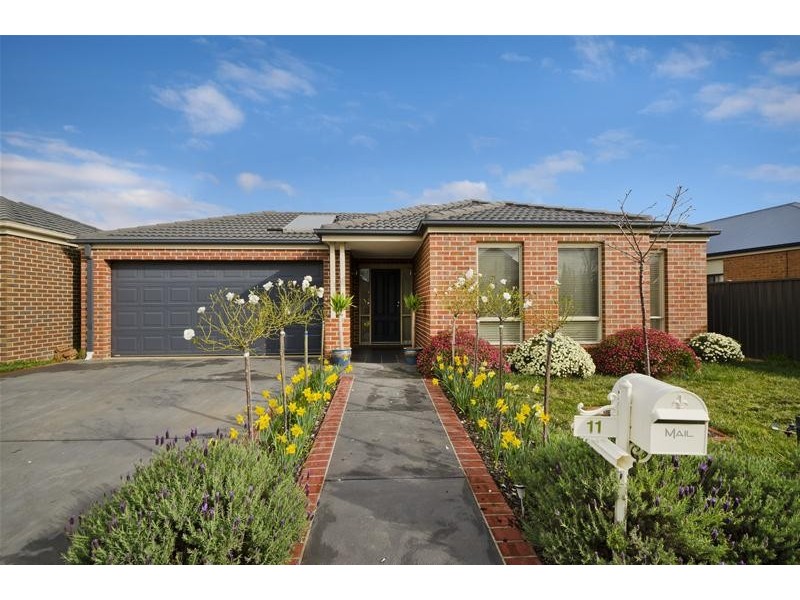 11 MacLarens Close, Wyndham Vale VIC 3024