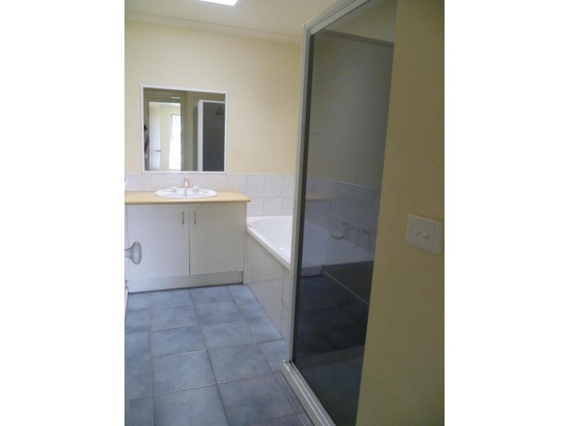 1/10 Swift Street, Hoppers Crossing VIC 3029