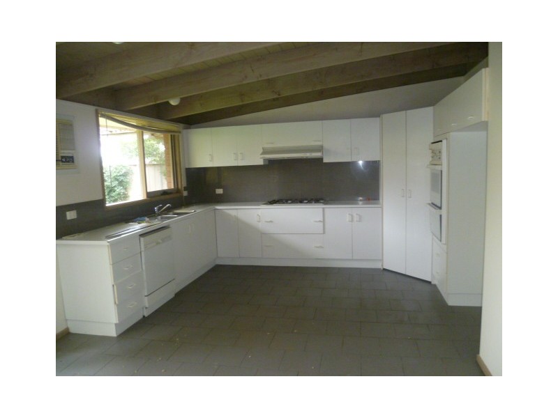 2 Lorena Close, Hoppers Crossing VIC 3029