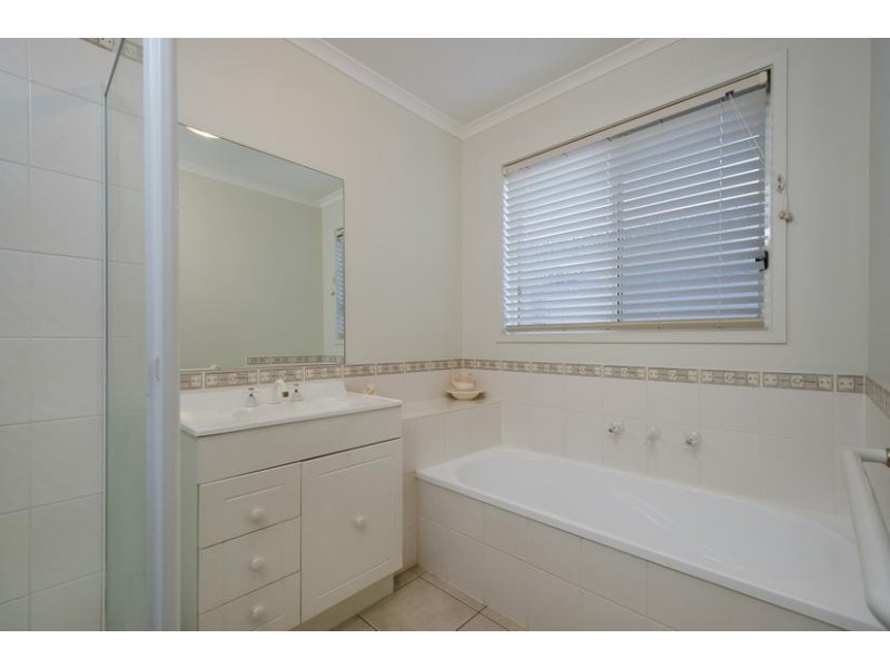 69 Knightsbridge Drive, Tarneit VIC 3029