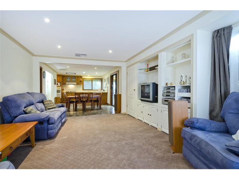 3 Canberra Avenue, Hoppers Crossing VIC 3029