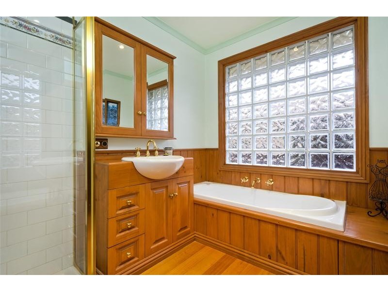 3 Canberra Avenue, Hoppers Crossing VIC 3029