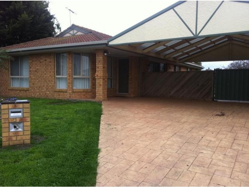 12 Gayness Court, Werribee VIC 3030