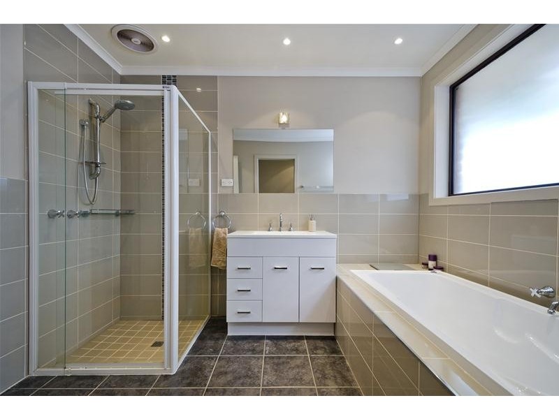 11 Gloucester Court, Werribee VIC 3030