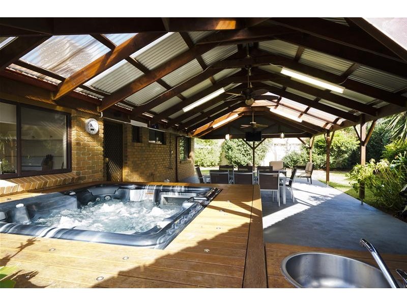 6 Edinburgh Court, Werribee VIC 3030