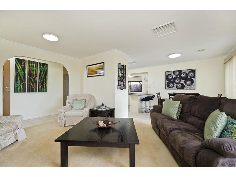 6 Edinburgh Court, Werribee VIC 3030