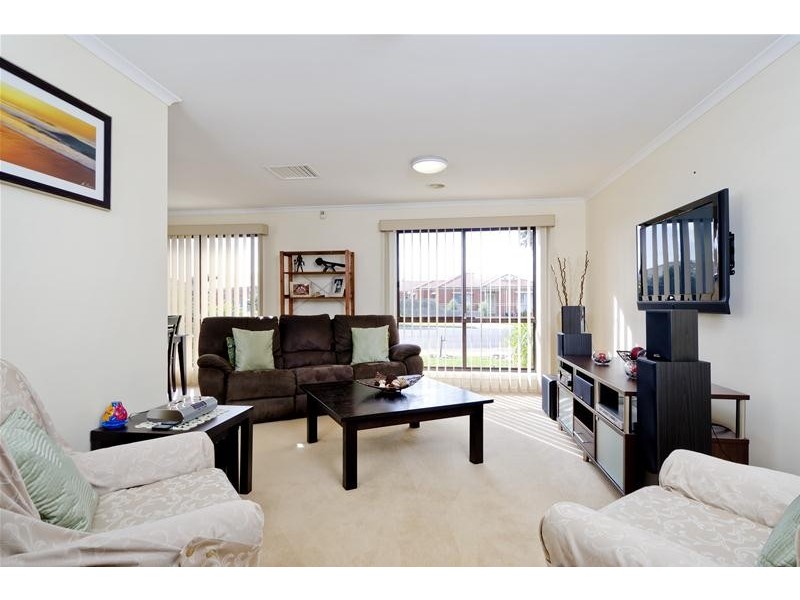 6 Edinburgh Court, Werribee VIC 3030