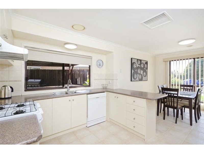 6 Edinburgh Court, Werribee VIC 3030