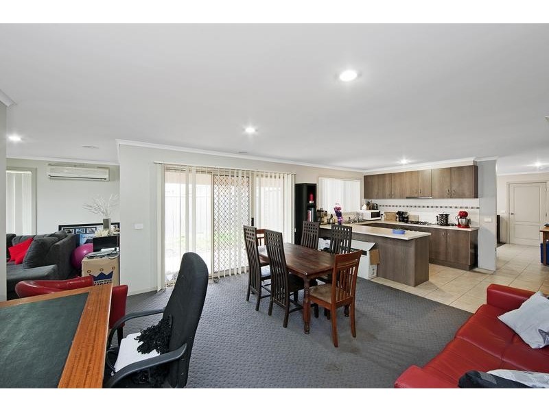 4 Nighthawk Rd, Tarneit VIC 3029