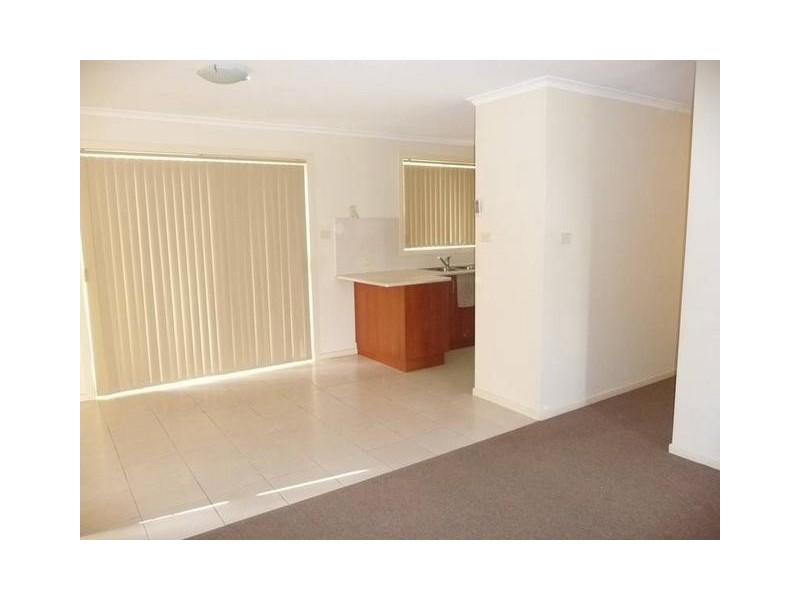 1/6 – 10 Latham Street, Werribee VIC 3030